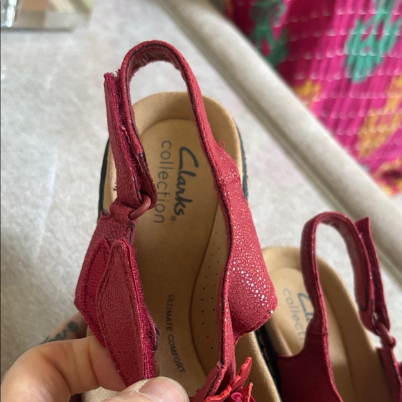 Clarks Women's Floral Red Sandals - Picture 4 of 5